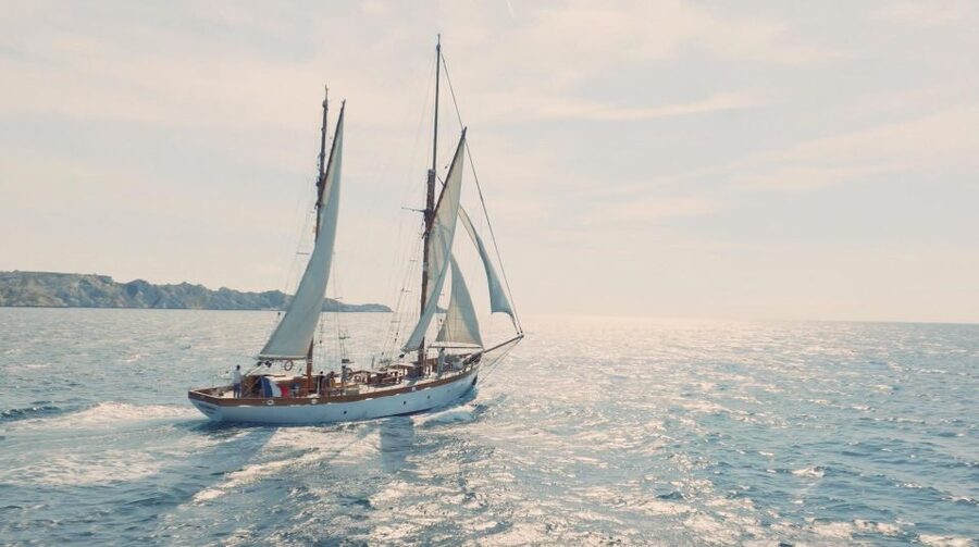 Marseille : Afternoon sailing trip - Drinks, Snacks, and the Pace Onboard