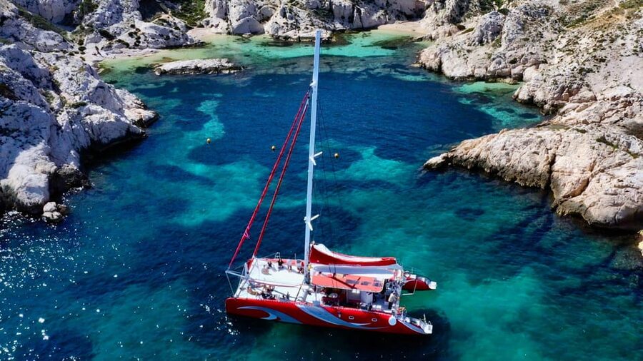 Marseille : Calanques Catamaran Cruise with Lunch & Wine - Lunch and swimming at Morgiou