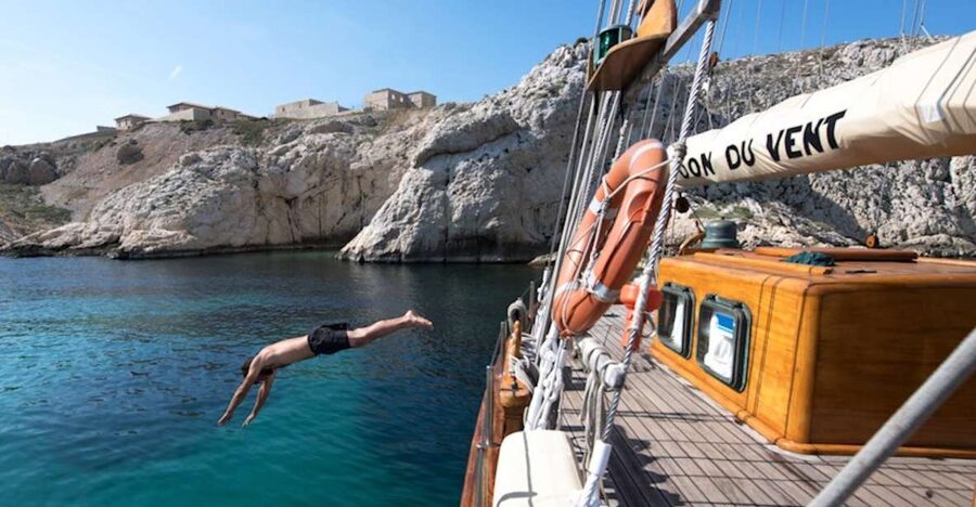 Marseille: Calanques Sailing Day Trip with Lunch and Wine - Leaving Marseille aboard Le Don du Vent