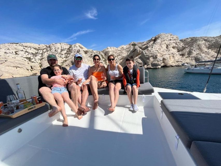 Marseille: Catamaran cruise to discover Frioul Islands - Aperitif, buffet lunch, and unlimited drinks