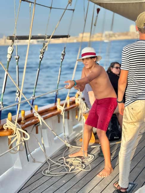 Marseille: Day sailing in the heart of the Calanques with organic lunch and wine - A full day from Marseille’s Old Port