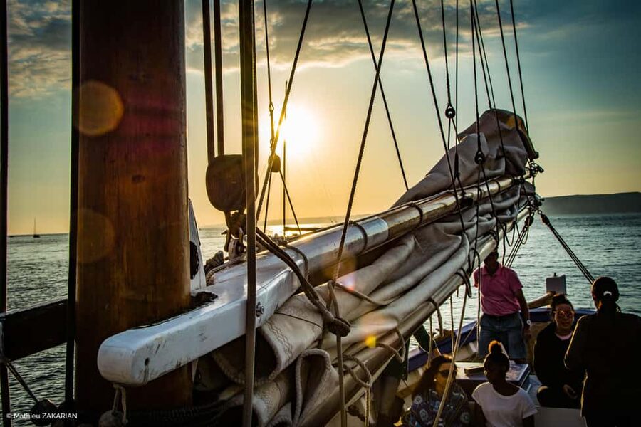 Marseille: Sunset Sailing, Buffet, and Wine - Château d’If and the first coastal views