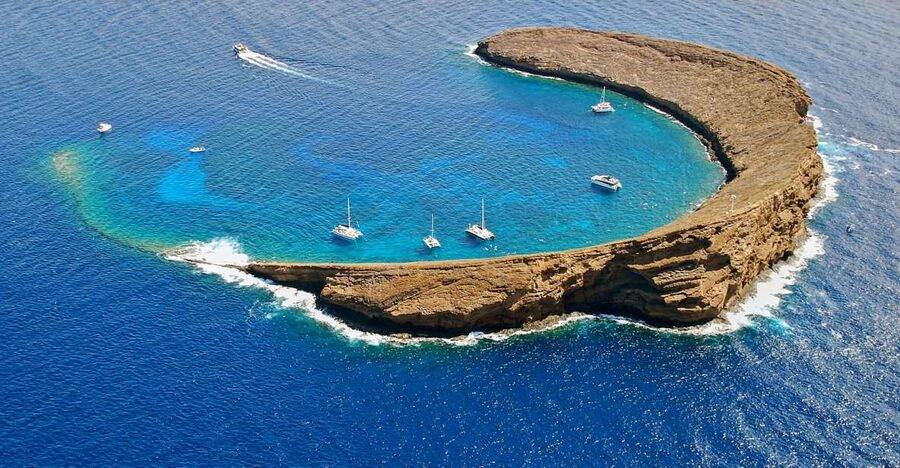 Maui: Molokini Snorkel and Performance Sail with Lunch - The morning crossing of Maalaea Bay