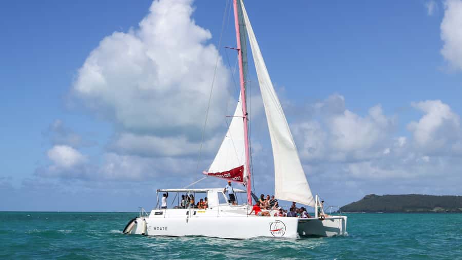 Mauritius: Catamaran Day Cruise to lle aux Cerfs with Lunch - Key points at a glance