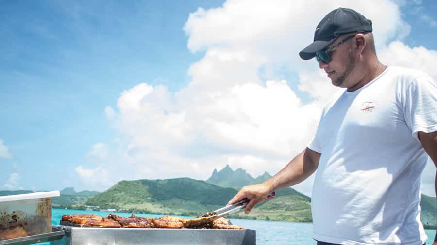 Mauritius: Catamaran Day Cruise to lle aux Cerfs with Lunch - Two hours on Ile aux Cerfs