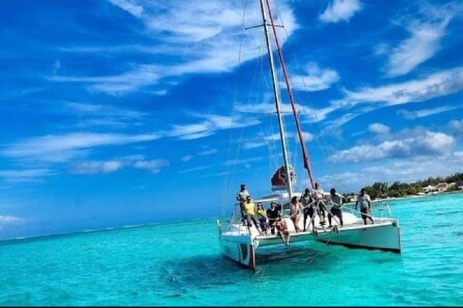 Mauritius: Ile Aux Cerfs Catamaran Cruise with Lunch - Setting out from Trou d’Eau Douce