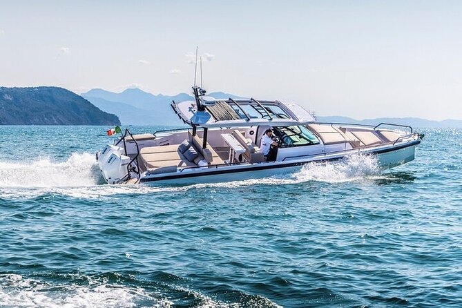 Miami Bay Discovery Private Yacht Cruise with Captain - What the Captains Add to the Day