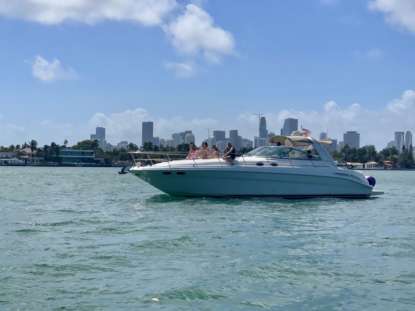 Miami Beach: Private Yacht Rental with Captain - A private boat for parties and proposals