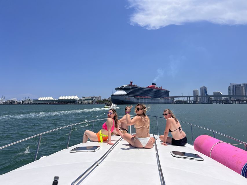 Miami Beach: Private Yacht Rental with Captain - Millionaire homes and Miami’s waterfront celebrity view