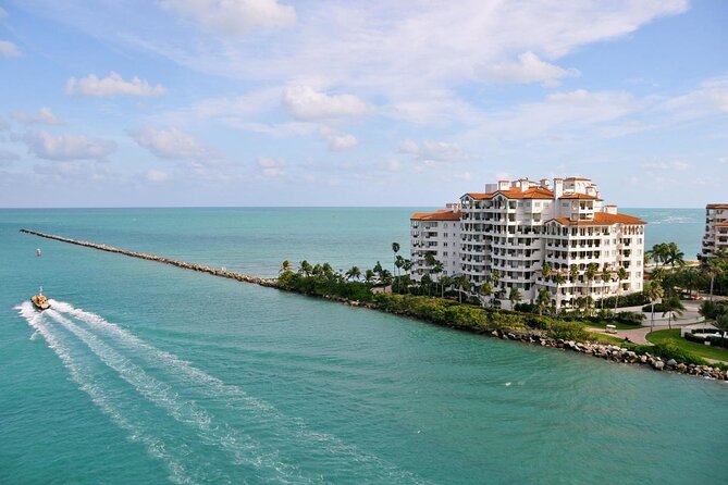 Miami Sightseeing Cruise on a Luxury Yacht - Seeing Miami from Biscayne Bay