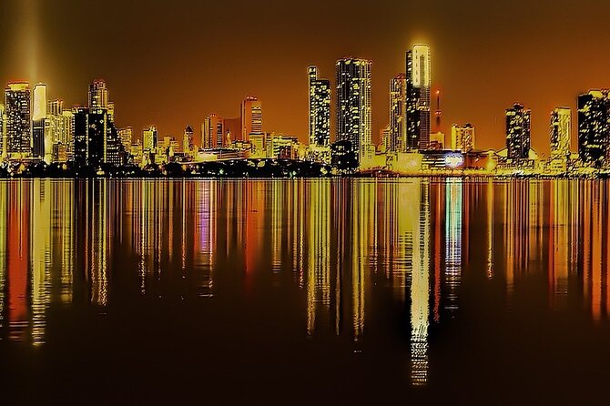 Miami Sightseeing Cruise on a Luxury Yacht - Choosing between the upper deck and the cabin