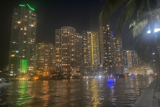 Miami Sightseeing Cruise on a Luxury Yacht - What the narration adds
