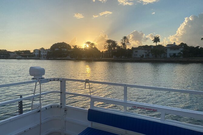 Miami Sightseeing Cruise on a Luxury Yacht - Food, drinks, and the real cost