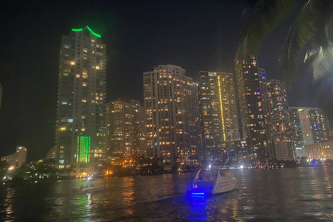 Miami Sightseeing Cruise on a Luxury Yacht - Who should book this cruise