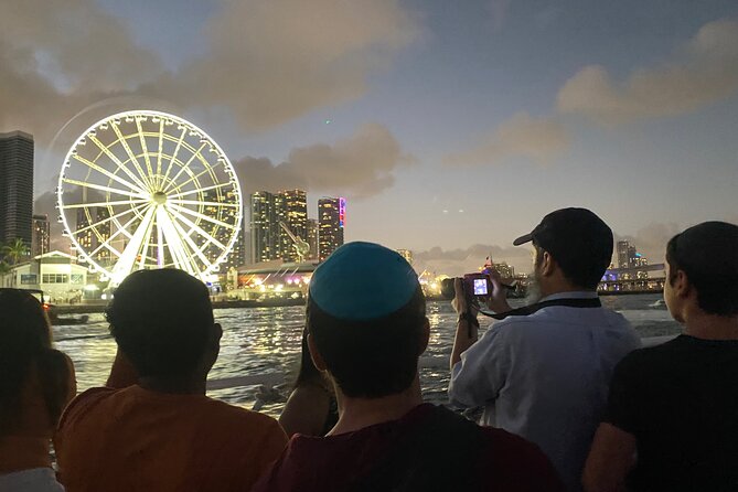 Miami Sightseeing Cruise on a Luxury Yacht - The route: islands, mansions, beaches, and port views