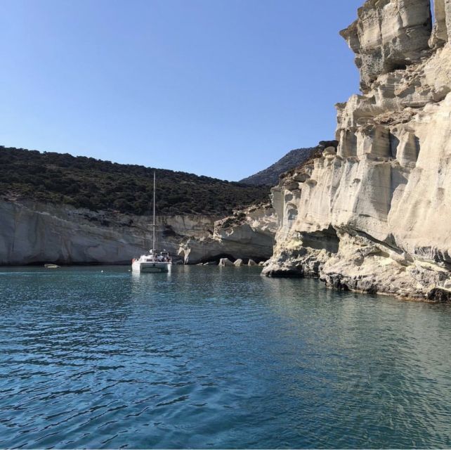 Milos: Full-Day Catamaran Cruise to Poliegos and Kleftiko - Kalogries Bay makes an easy first swim
