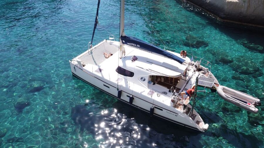 Milos: Full day Milos and Poliegos Catamaran Cruise - Kleftiko, the day’s main attraction