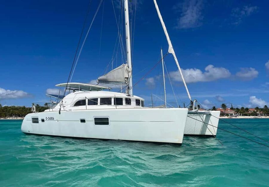 Milos: Kleftiko Half Day Catamaran Cruise with Lunch - Key points at a glance