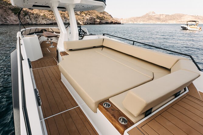 ❖ Milos: Private Yacht Tour—Kleftiko Sarakiniko Poliegos - Food, drinks, and life on board