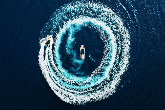 ❖ Milos: Private Yacht Tour—Kleftiko Sarakiniko Poliegos - Choosing between the 8-hour and 5-hour cruise
