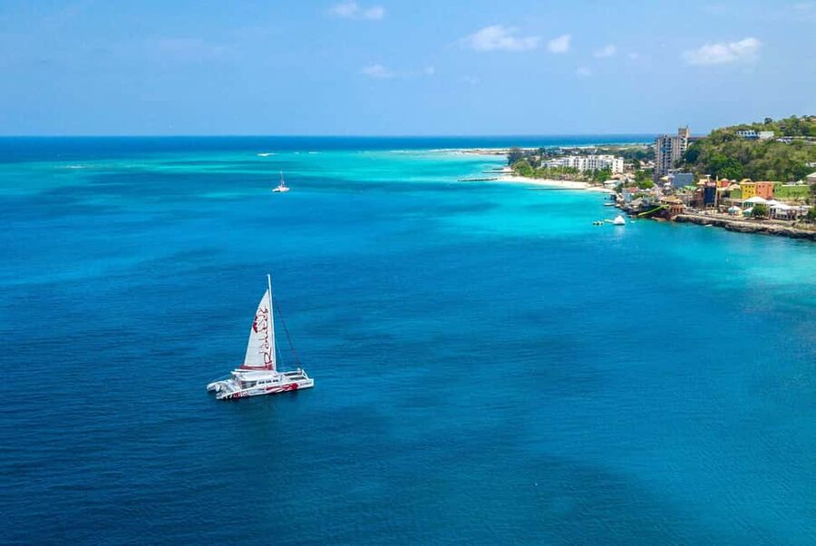 Montego Bay: Reggae Catamaran 18+ Cruise with Open Bar - Sailing along the Montego Bay coast