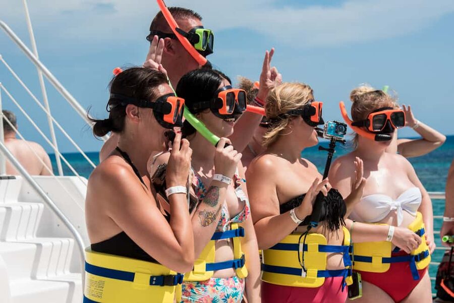 Montego Bay: Reggae Catamaran 18+ Cruise with Open Bar - Open-bar drinks and the food onboard
