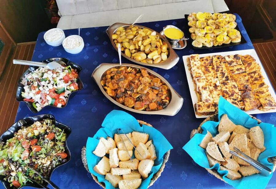 Mykonos: Sunset Sail Cruise to Rhenia, Beach Hopping, Dinner - The sunset return to Mykonos