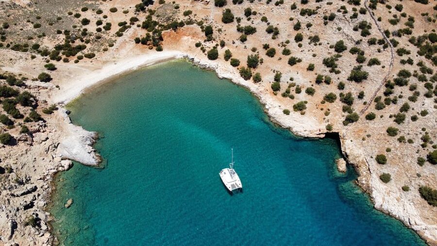 Naxos: Catamaran Cruise with Lunch & Drinks - The crew makes the difference