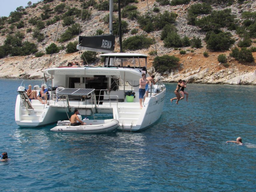Naxos: Luxury Catamaran Day Trip with Lunch and Drinks - Practical details that affect your day
