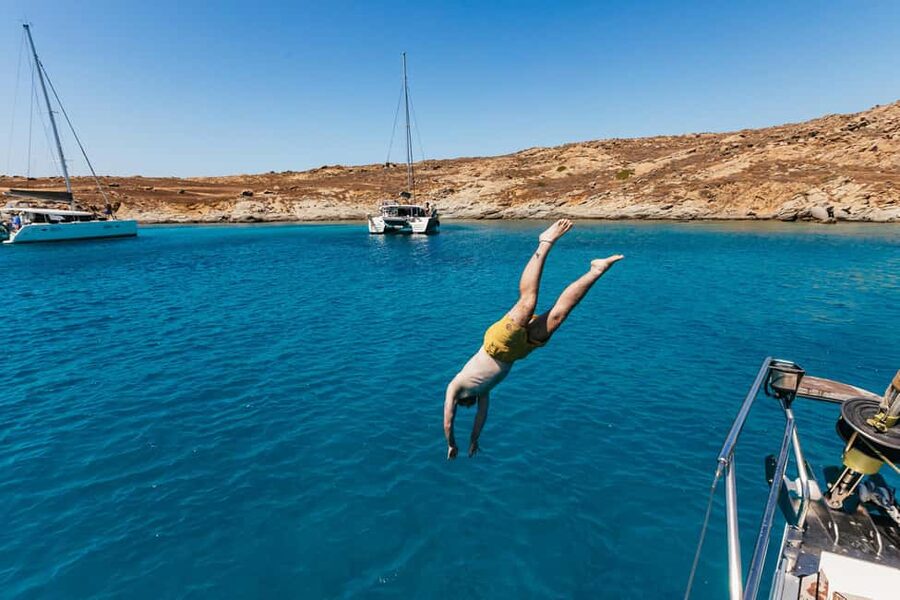 Naxos: Sailing Cruise with Lunch & Drinks - What the crew adds to the day
