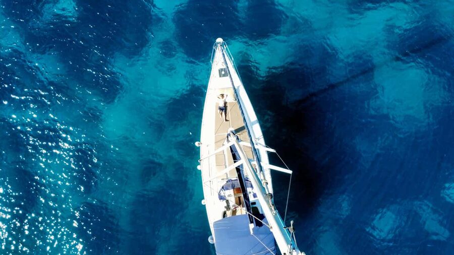 Naxos: Small Cyclades Sailing Trip with Lunch & Drinks - Leaving Naxos for the southern coast