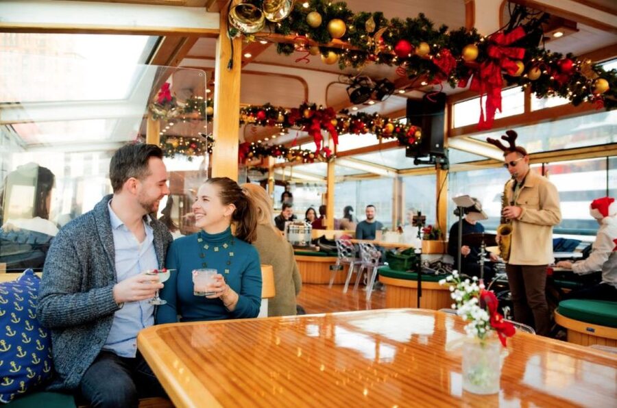 New York City: Holiday Jazz Classic Motor Yacht Cruise - What you eat and drink on board