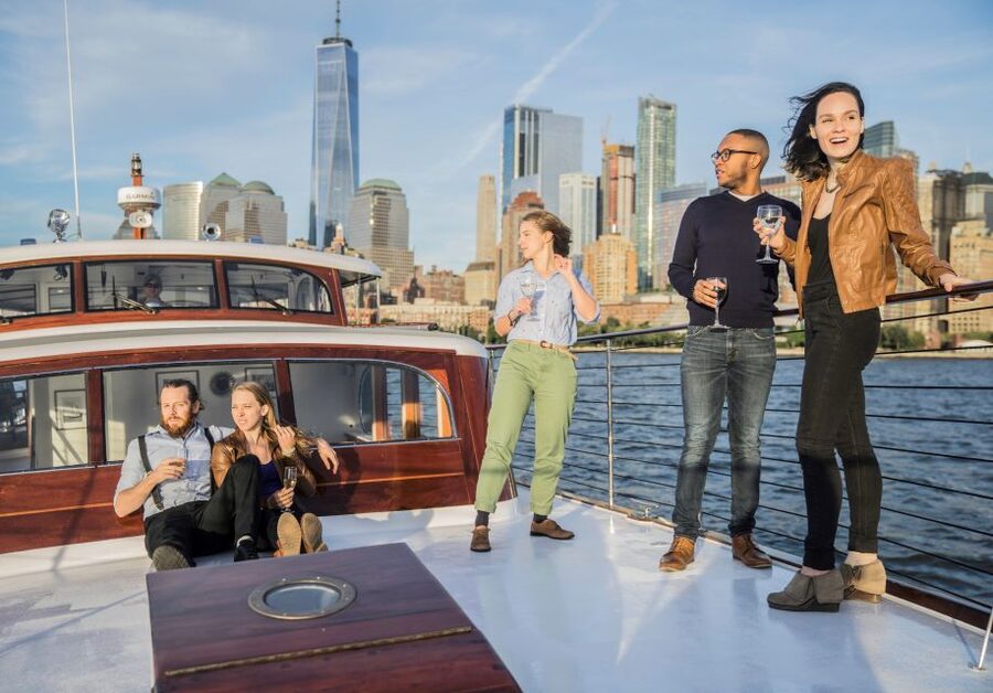 New York City: Mini Yacht Boat Ride with Sightseeing - Who will enjoy the Full Moon most?