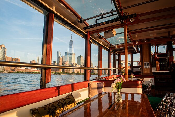 New York City Sunset Cruise on a Yacht - What is included, and what costs extra