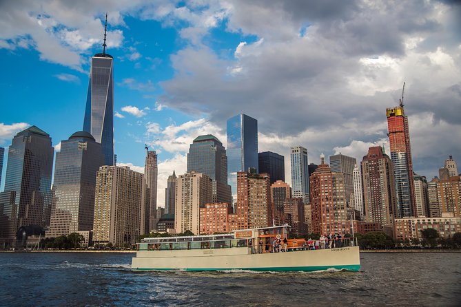 New York City Sunset Cruise on a Yacht - Comfort, boarding, and accessibility details