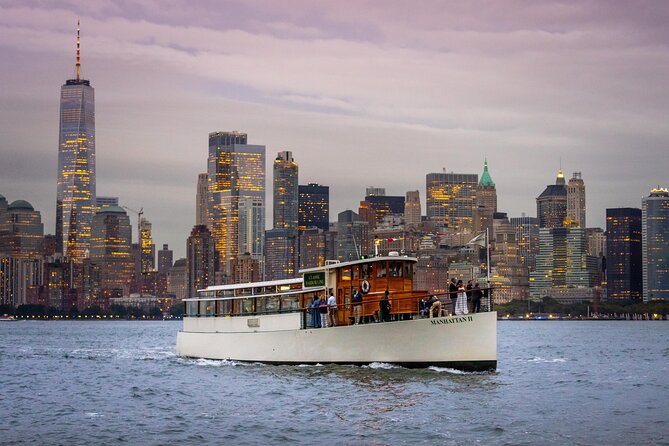 New York City Sunset Cruise on a Yacht - The Hudson River view begins at an easy pace