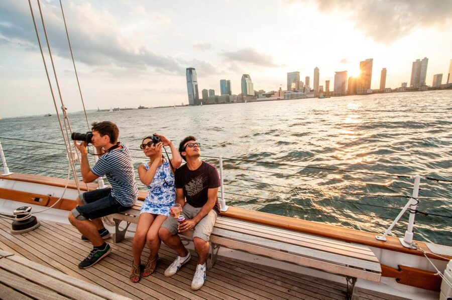 New York City: Sunset Sail Aboard a Schooner - A calm ride with a polished feel