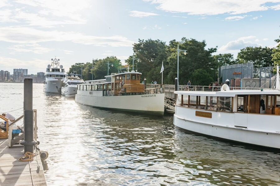 New York City: Sunset Yacht Cruise - Why this yacht works well for a New York evening