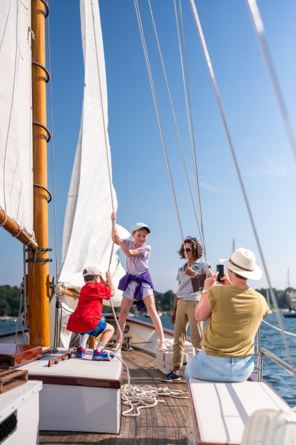 Newport: Schooner Sailing Tour - Comfort, drinks, and what to bring