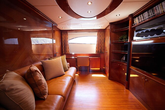 Number Juan 100ft Yacht Azimut Rental - Why longer charters make sense