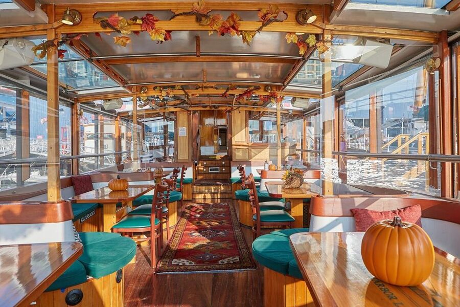 NYC: Evening Jazz Cruise on the Yacht Manhattan - A polished evening on New York Harbor