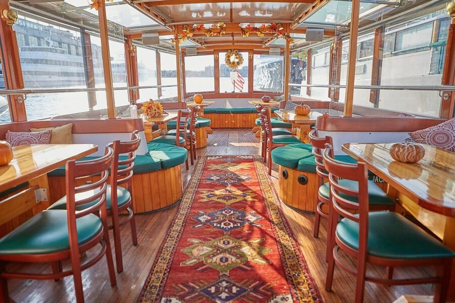 NYC: Evening Jazz Cruise on the Yacht Manhattan - Comfort, crowd size, and the 90-minute timing