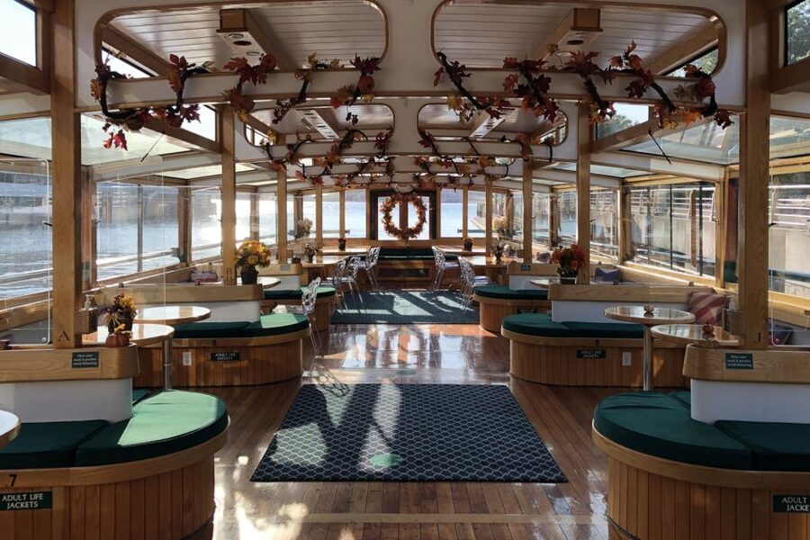 NYC: Grand Palisades Fall Foliage Yacht Tour - Your included drink and onboard food