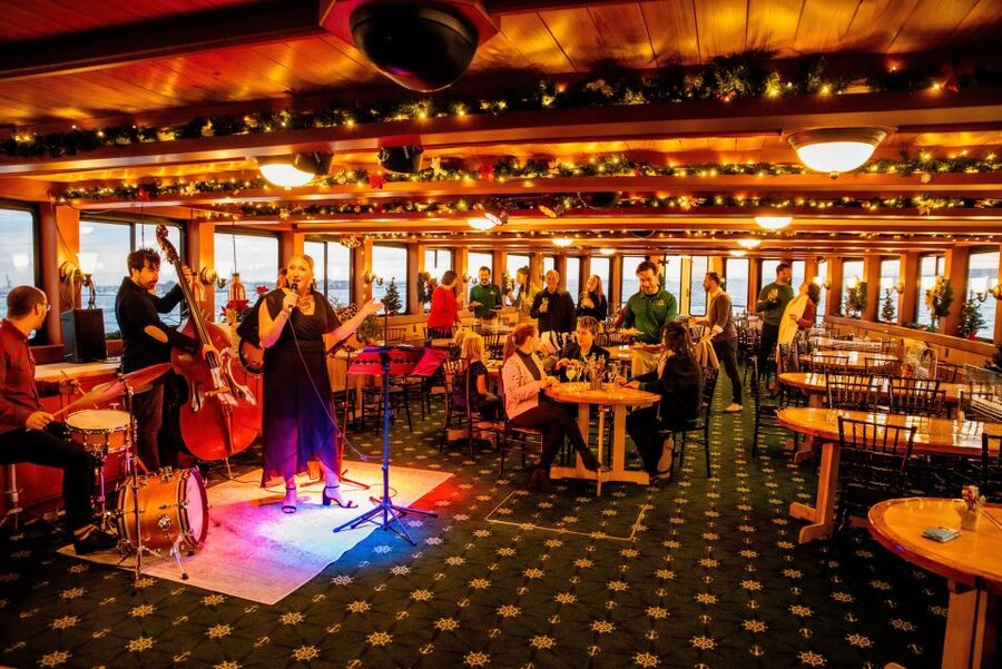 NYC: Holiday Yacht Cruise with Jazz, Cocoa & Carols - Should you book the Holiday Yacht Cruise?