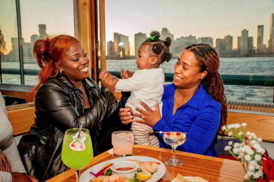 NYC: Holiday Yacht Cruise with Jazz, Cocoa & Carols - Timing, boarding, and practical details