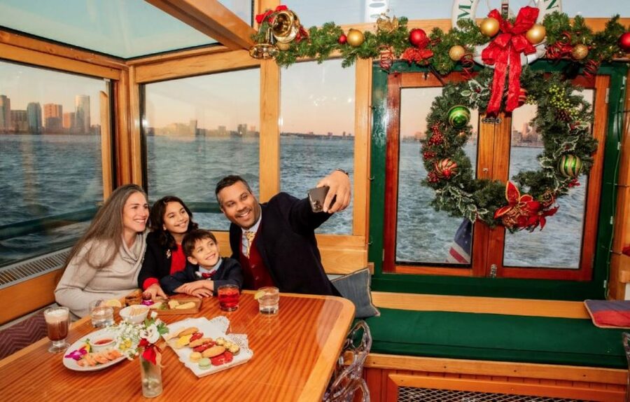 NYC: Holiday Yacht Cruise with Jazz, Cocoa & Carols - The best way to enjoy the evening