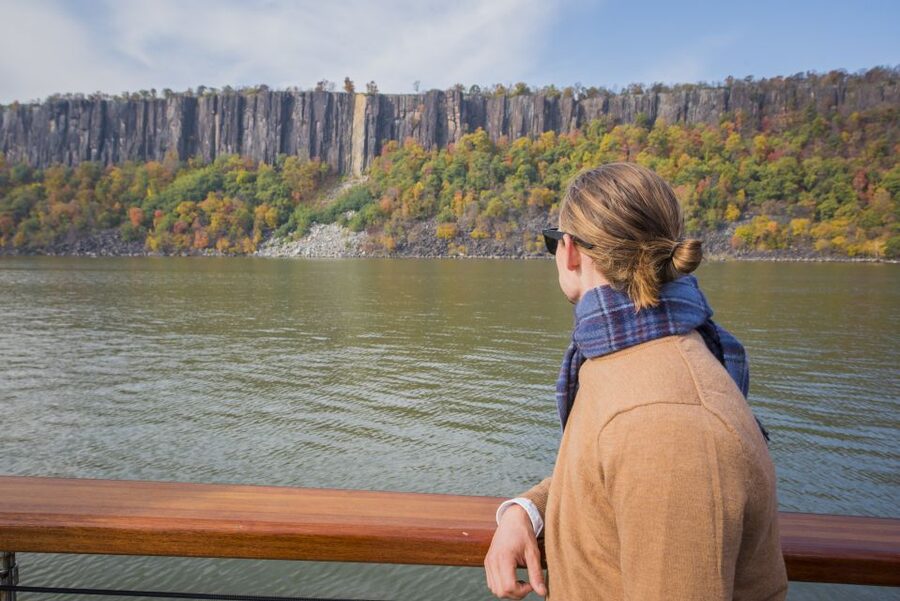 NYC: Hudson River Fall Foliage Yacht Tour - Leaving Chelsea Piers and seeing Manhattan from the water