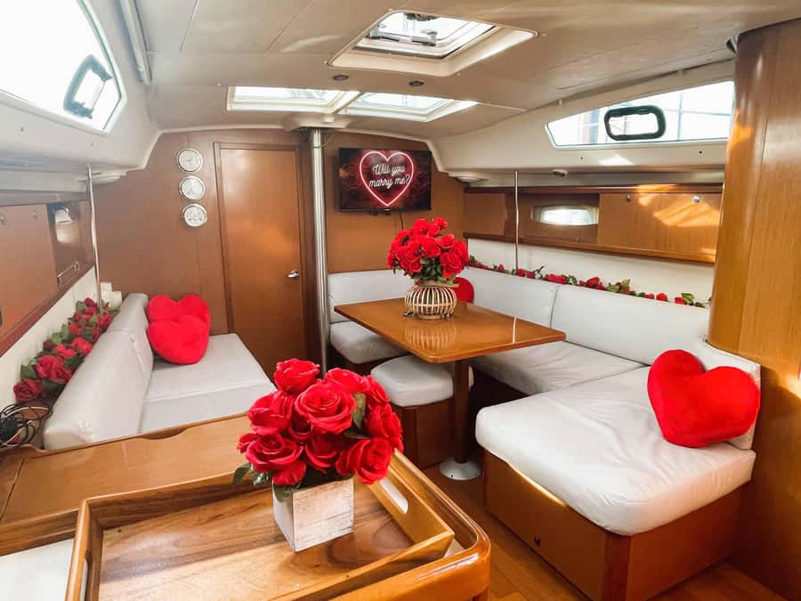 NYC: Private Champagne Sail to the Statue of Liberty - Should you book this private champagne sail?