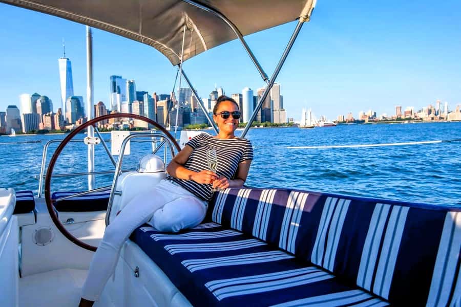 NYC: Private Champagne Sail to the Statue of Liberty - Lower Manhattan and the harbor views