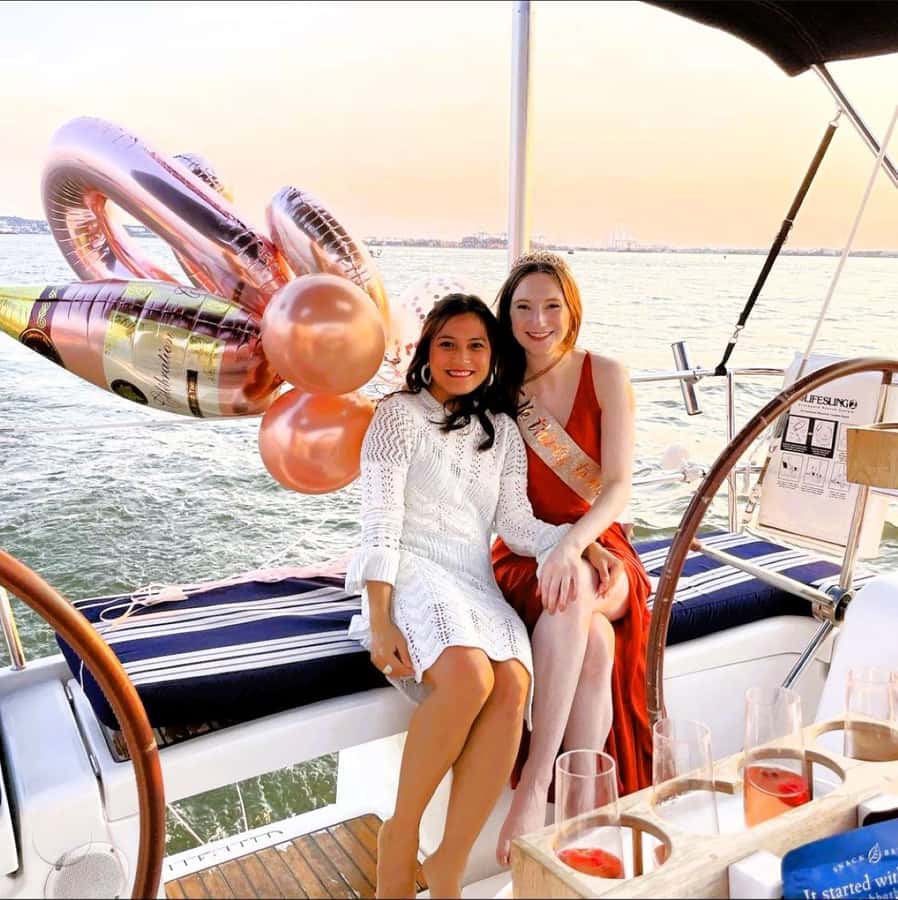 NYC: Private Champagne Sail to the Statue of Liberty - Comfort, facilities, and practical limits